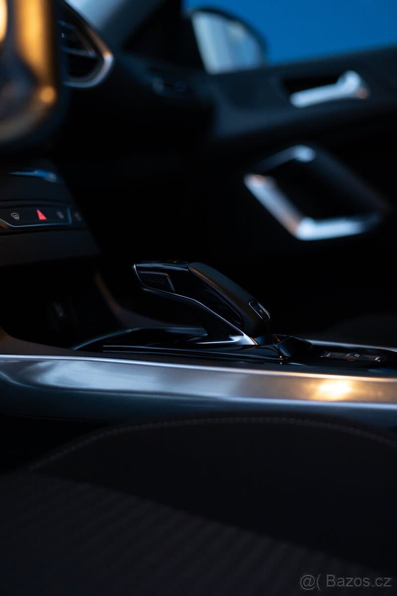 2019 Peugeot 308 - 10