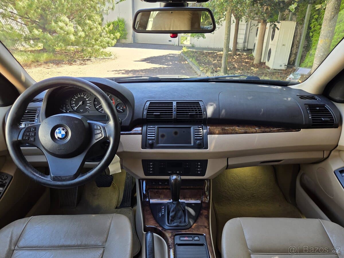 2004 BMW X5 - 10