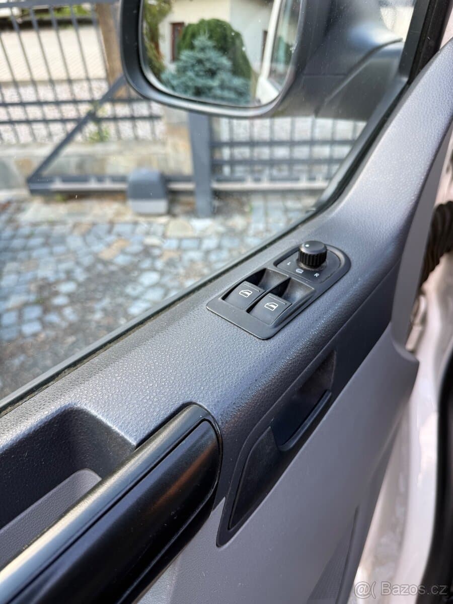 2011 Volkswagen TRANSPORTER - 10