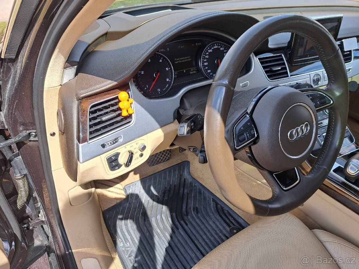 2014 Audi A8 - 10