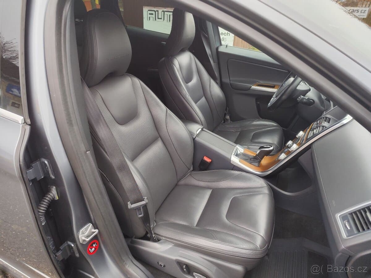 2015 Volvo XC60 - 10