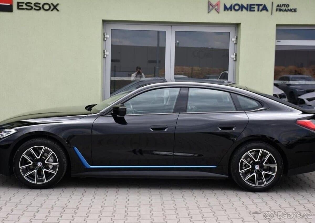 2023 BMW i4 - 10