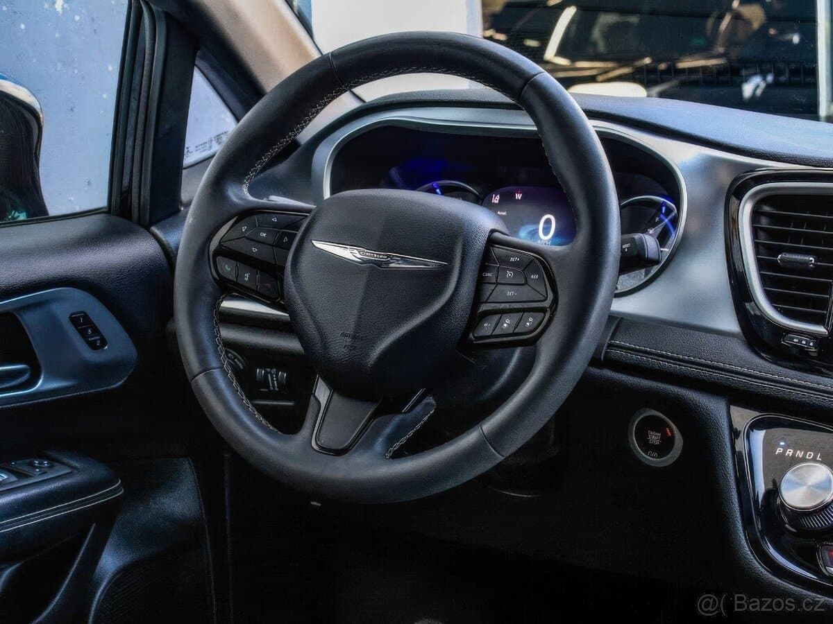 2022 Chrysler PACIFICA - 10