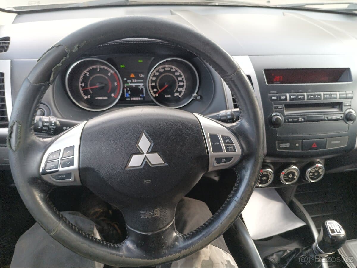 Mitsubishi OUTLANDER - 10