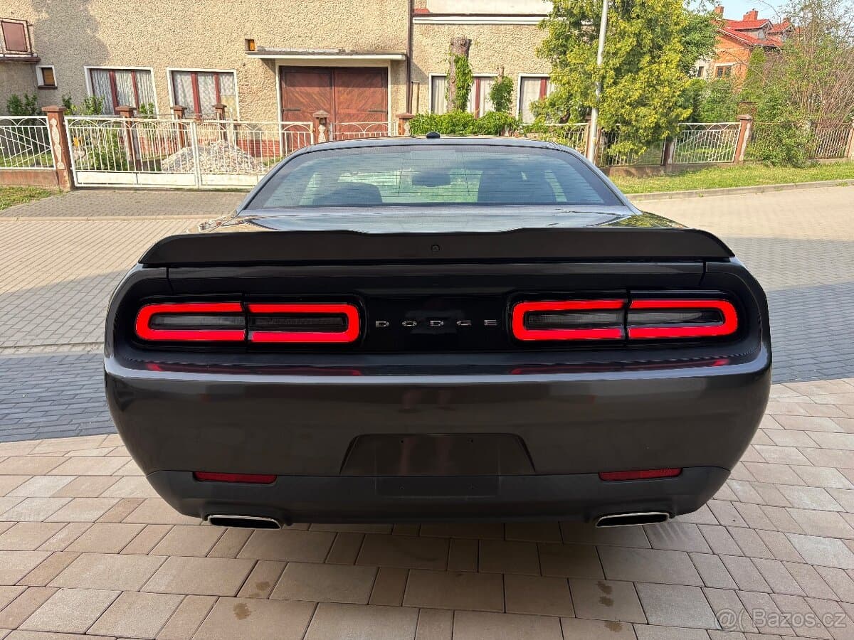 2020 Dodge CHALLENGER - 10