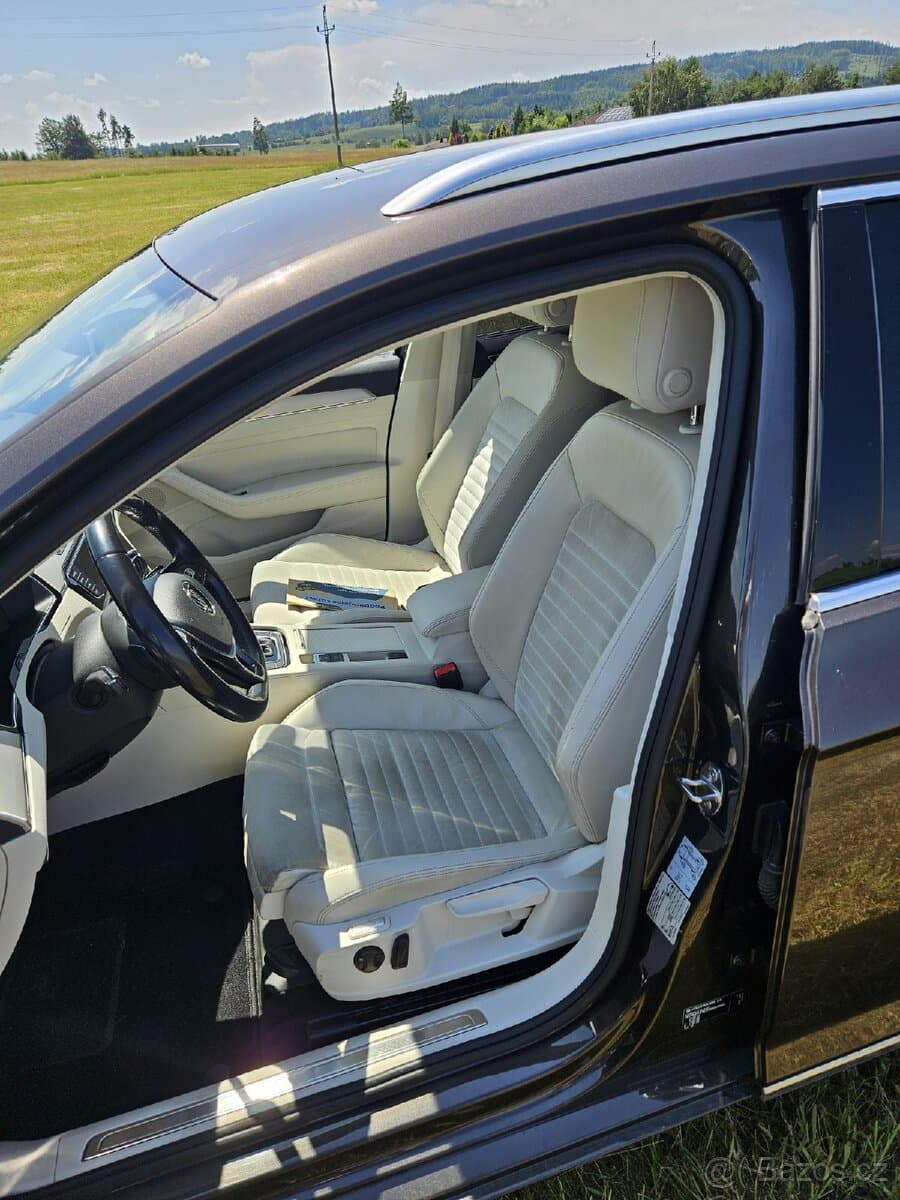2015 Volkswagen PASSAT - 10