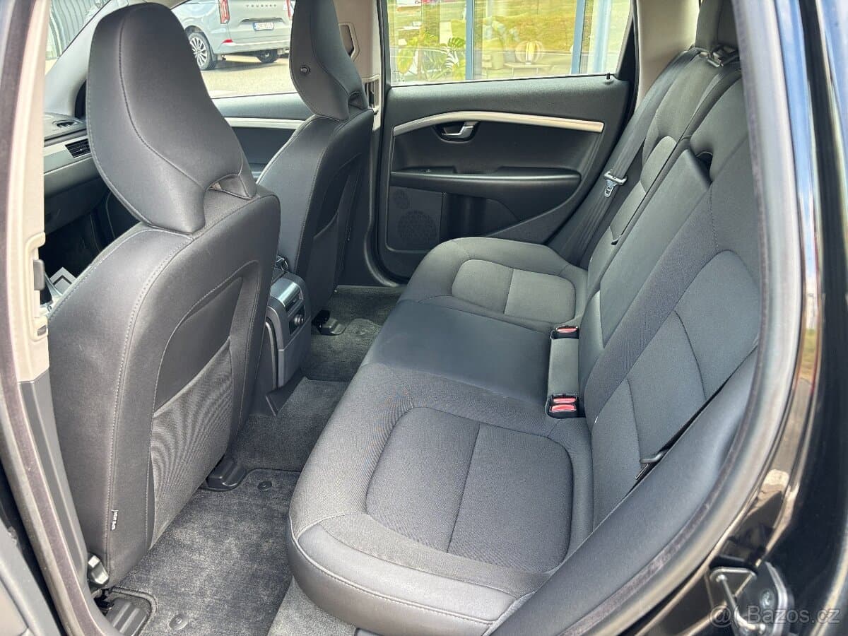 2012 Volvo V70 - 10