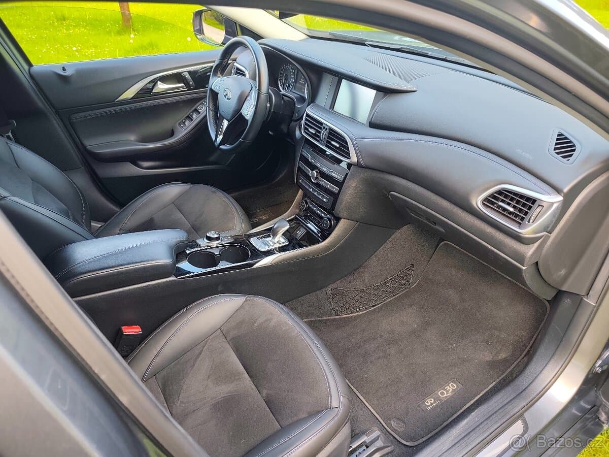 2019 Infiniti Q30 - 10