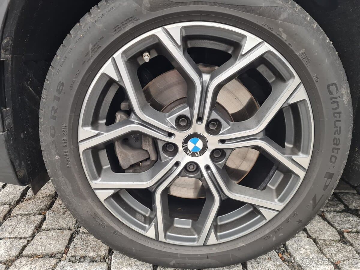 2020 BMW X1 - 10