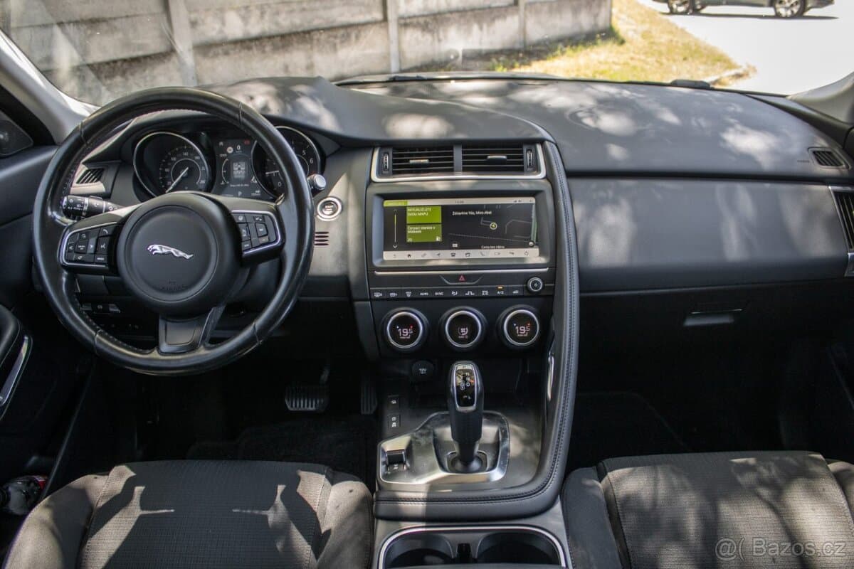2019 Jaguar E-PACE - 10