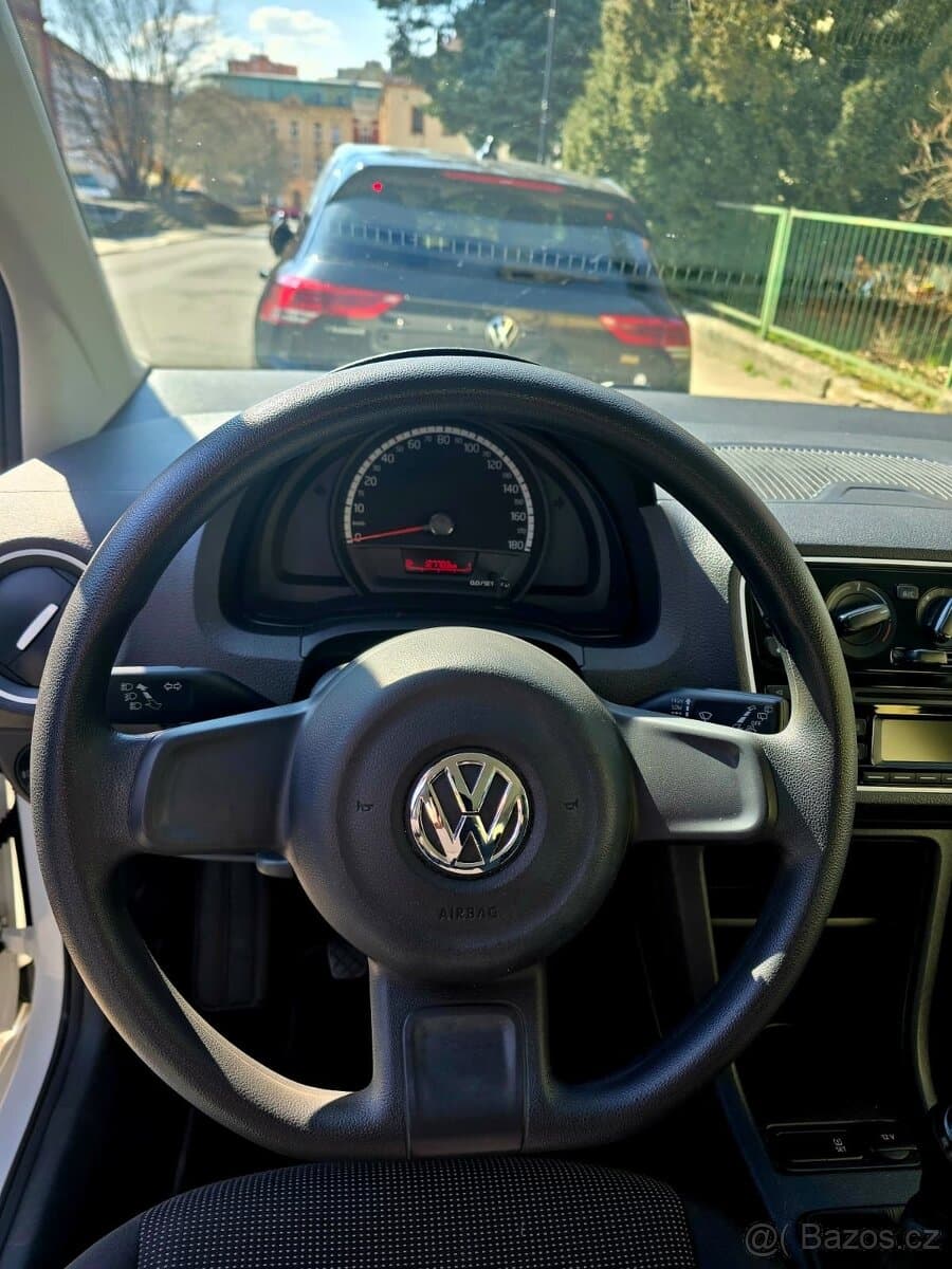 2015 Volkswagen UP! - 10