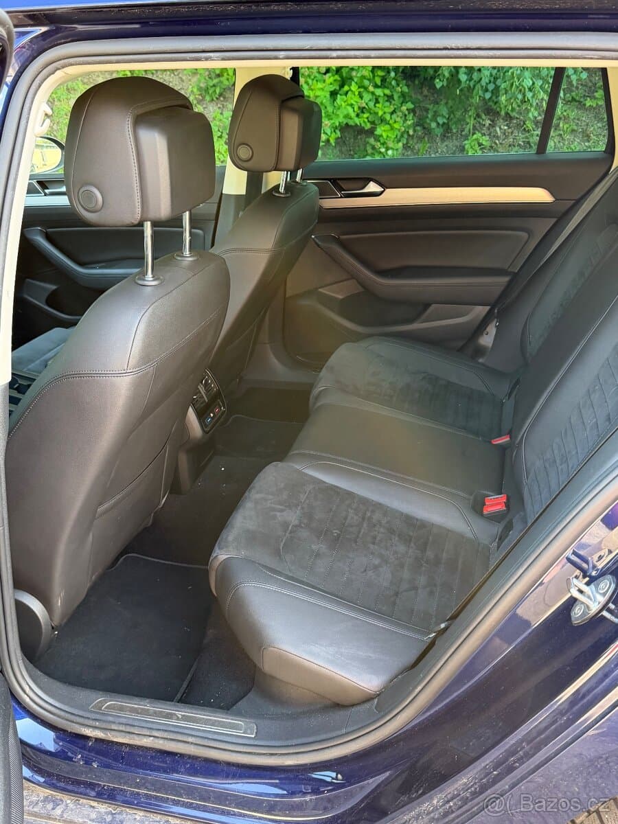 2019 Volkswagen PASSAT - 10
