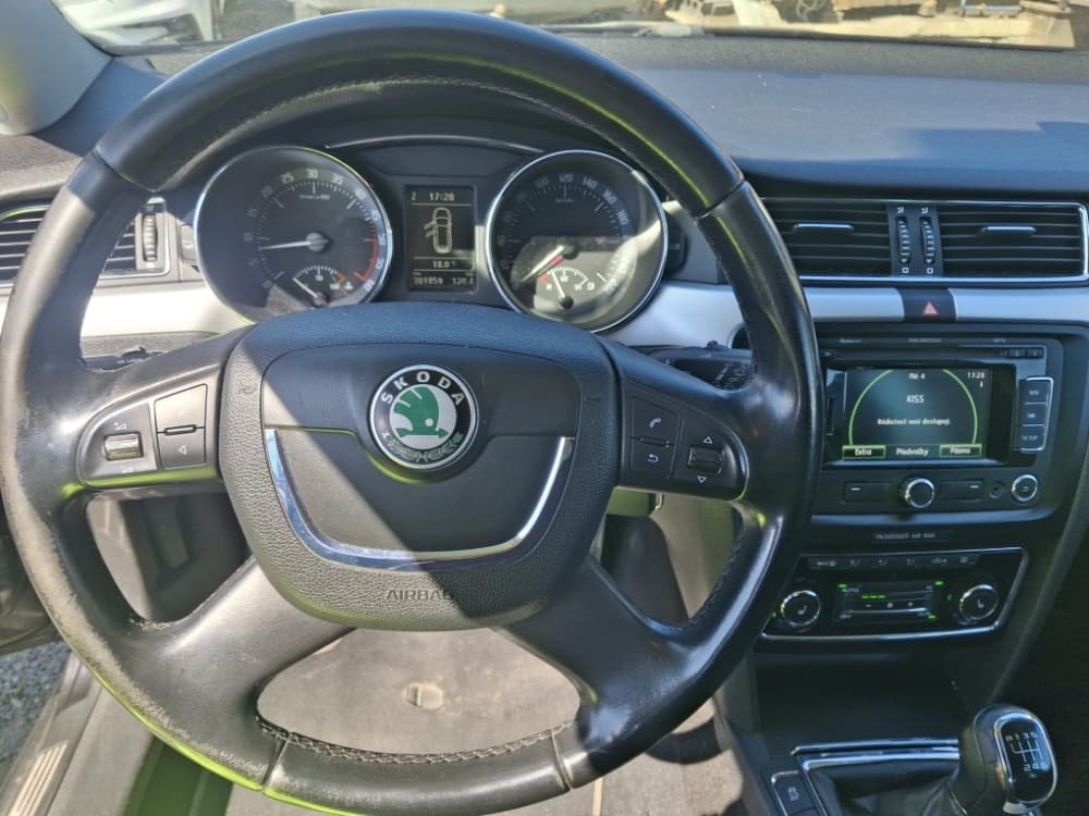 2010 Škoda SUPERB - 10