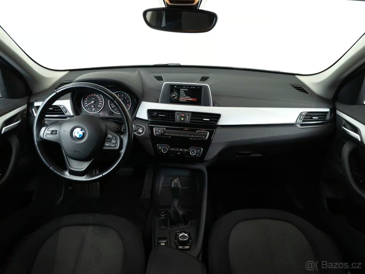 2017 BMW X1 - 10