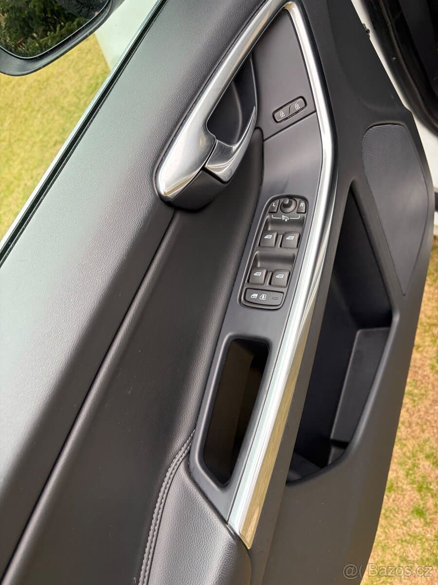2017 Volvo XC60 - 10