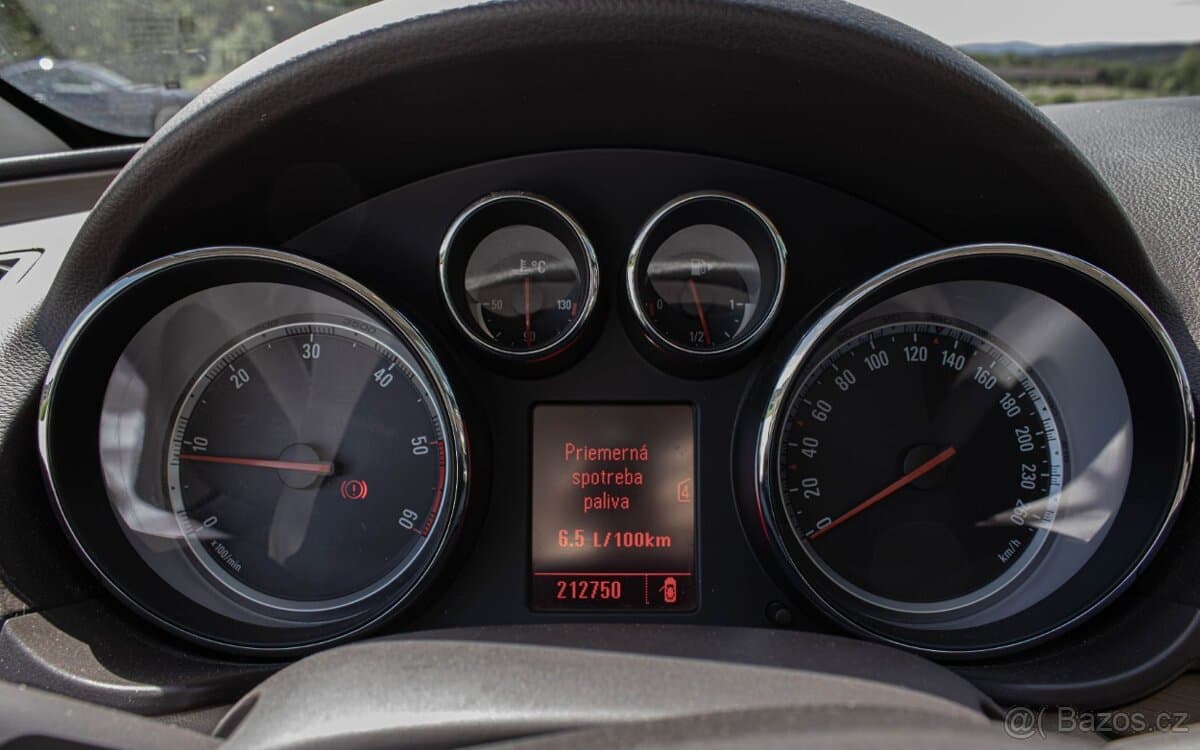 2011 Opel INSIGNIA - 10