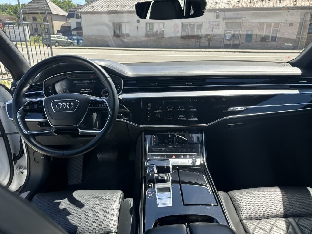 2020 Audi A8 - 10