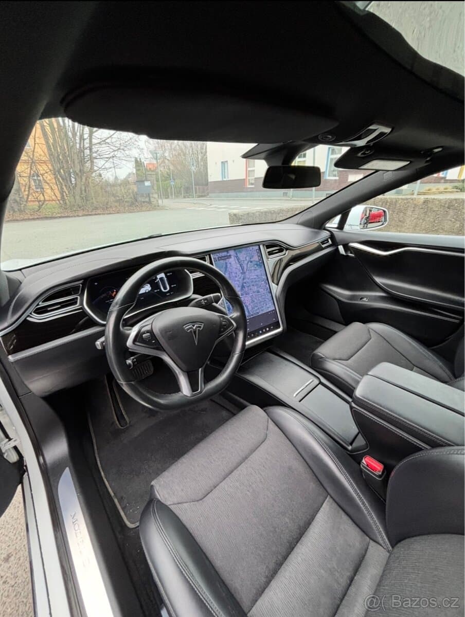 2017 Tesla MODEL S - 10