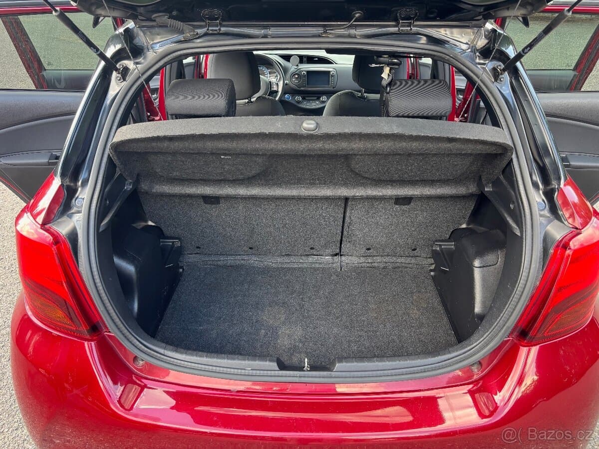 2017 Toyota YARIS - 10