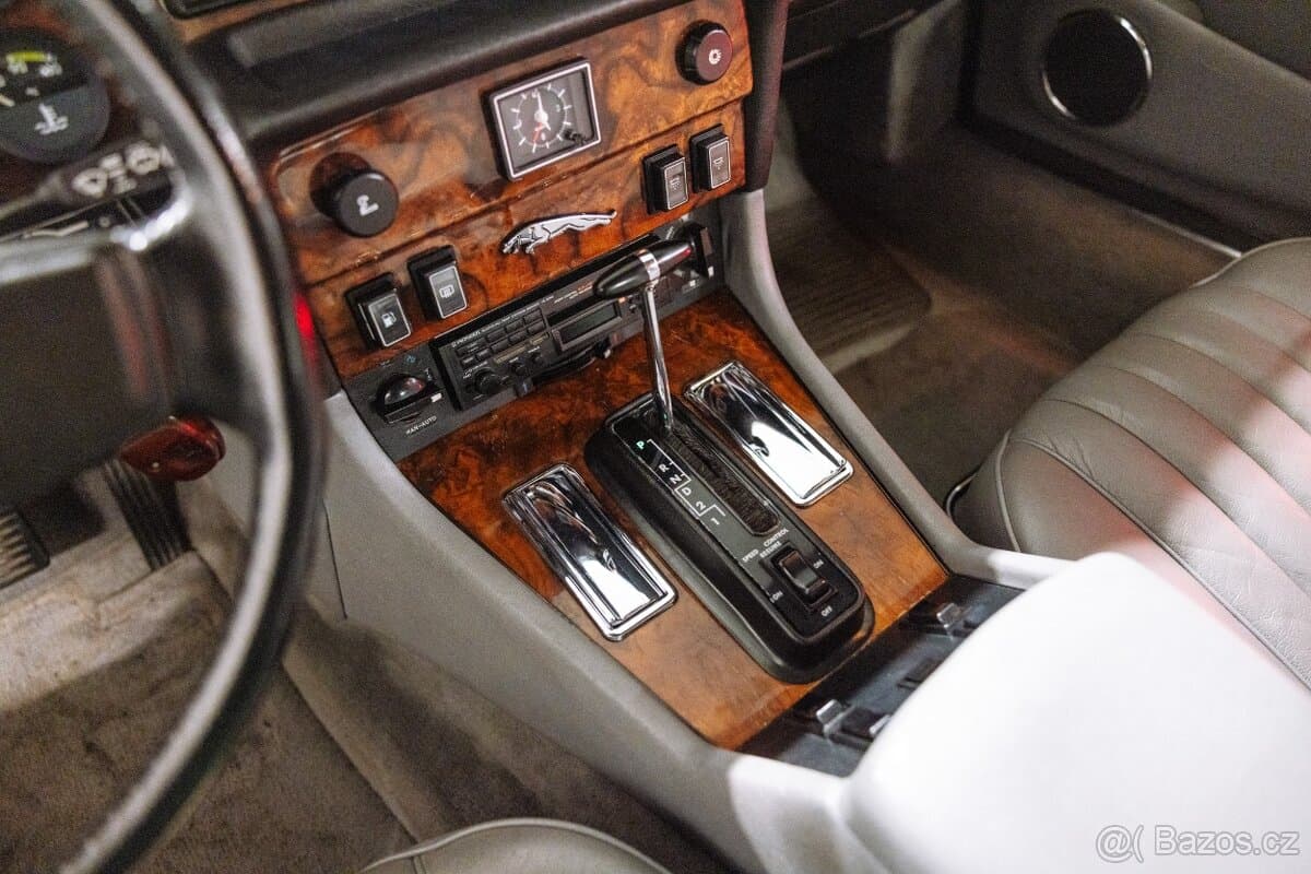 1988 Jaguar XJ - 10
