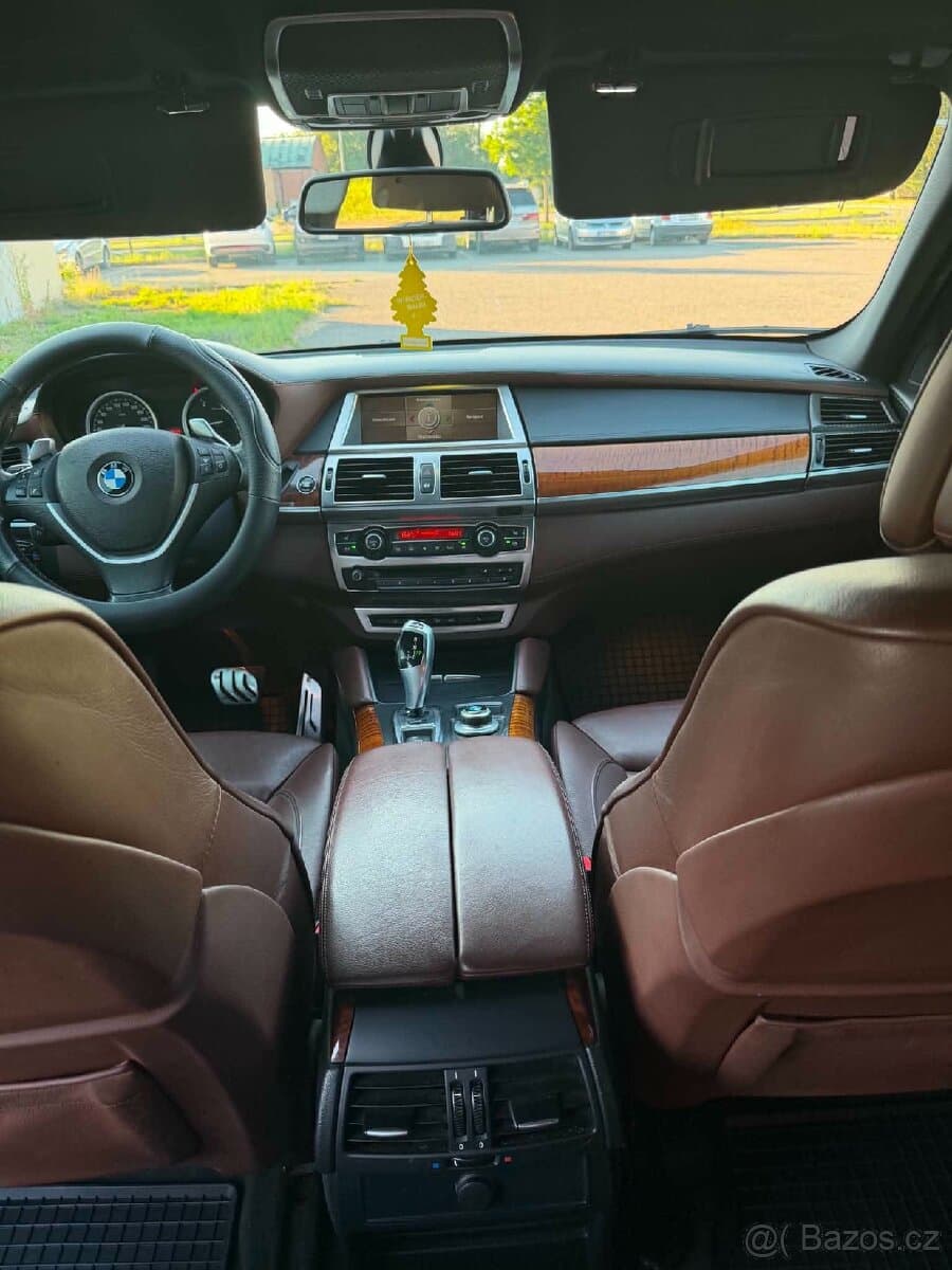 2010 BMW X6 - 10