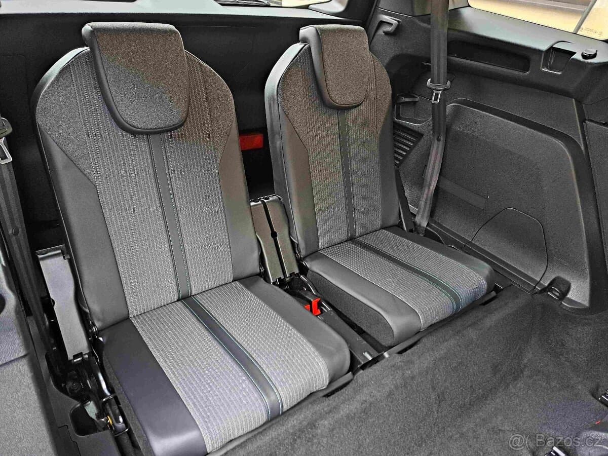 2022 Peugeot 5008 - 10