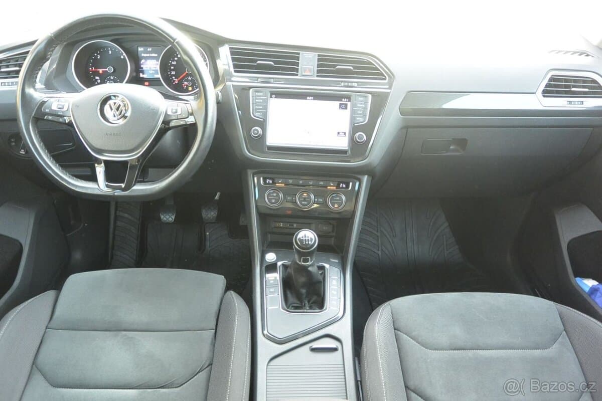 2017 Volkswagen TIGUAN - 10
