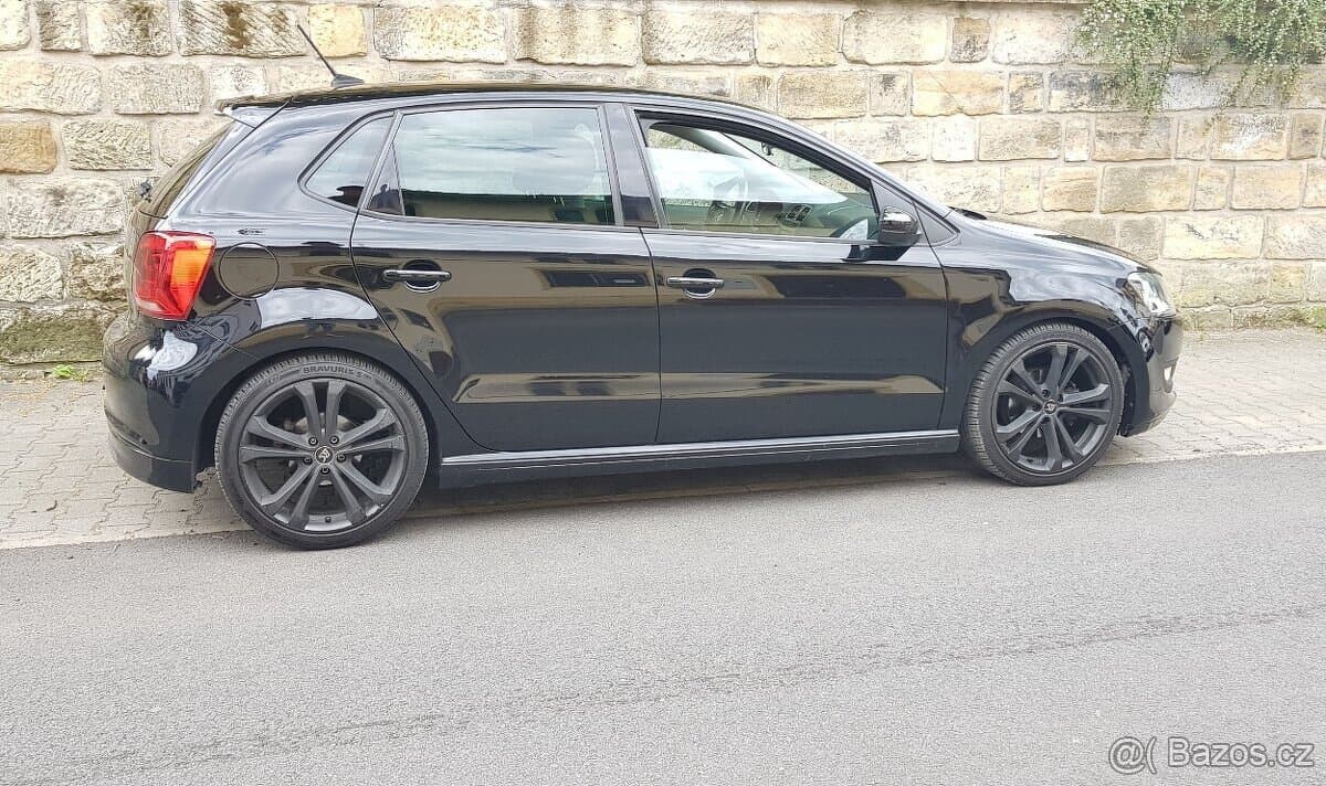 2016 Volkswagen POLO - 10