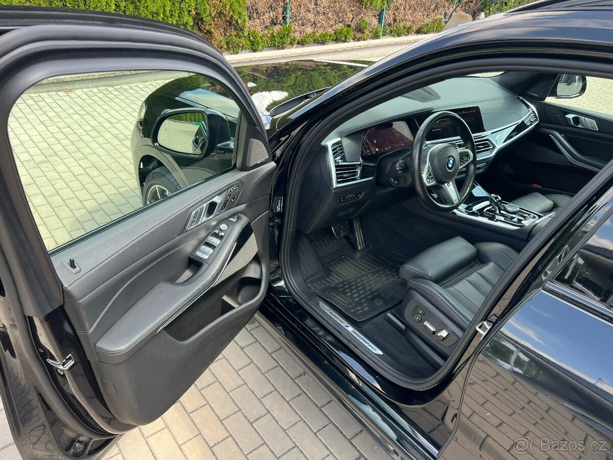 2021 BMW X7 - 10