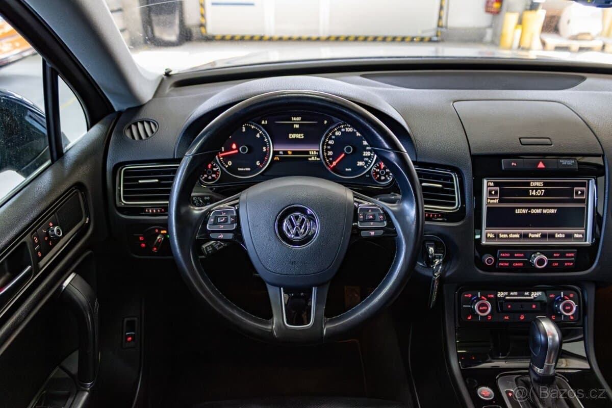 2014 Volkswagen TOUAREG - 10