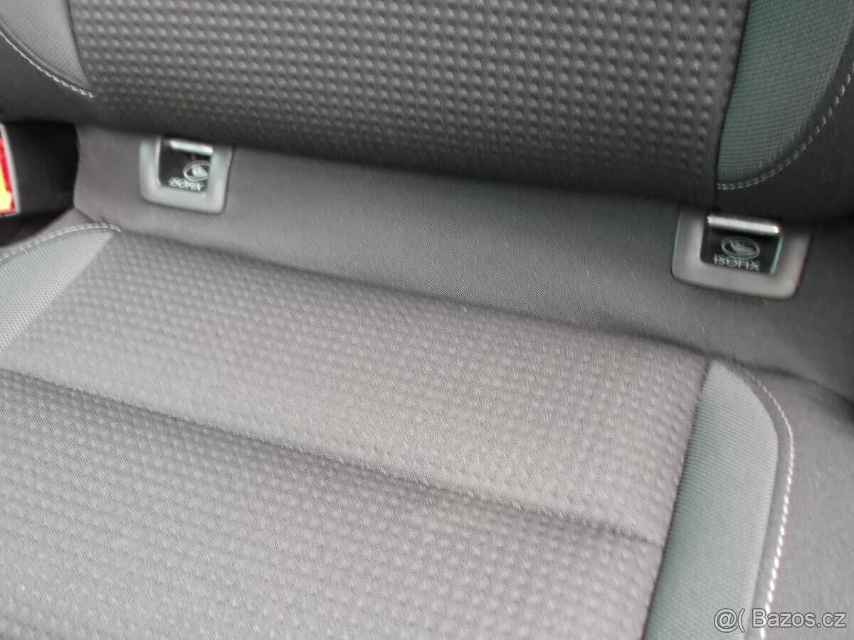2011 Volkswagen GOLF - 10
