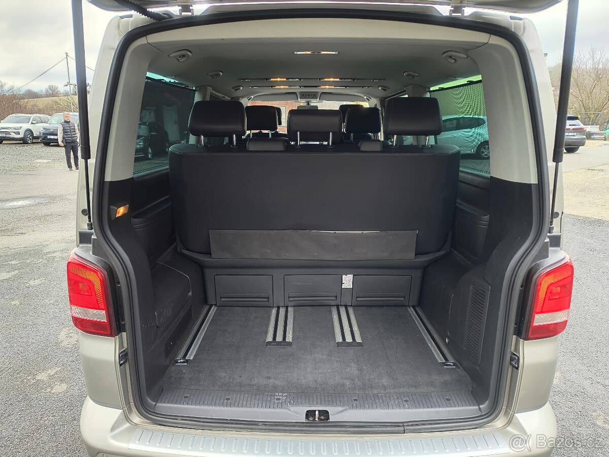 2013 Volkswagen MULTIVAN - 10