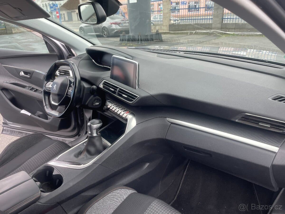 2017 Peugeot 3008 - 10