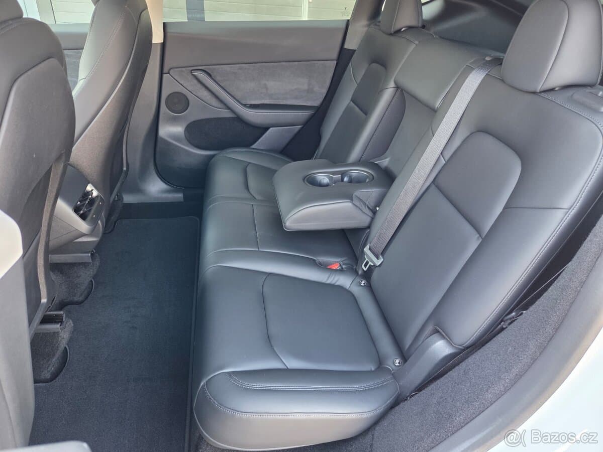 2023 Tesla MODEL Y - 10