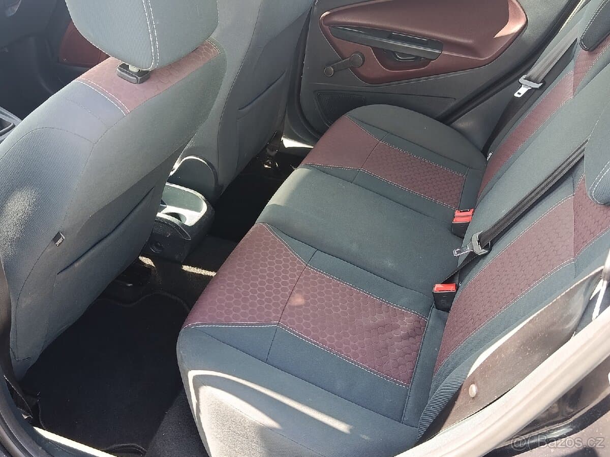 2011 Ford FIESTA - 10