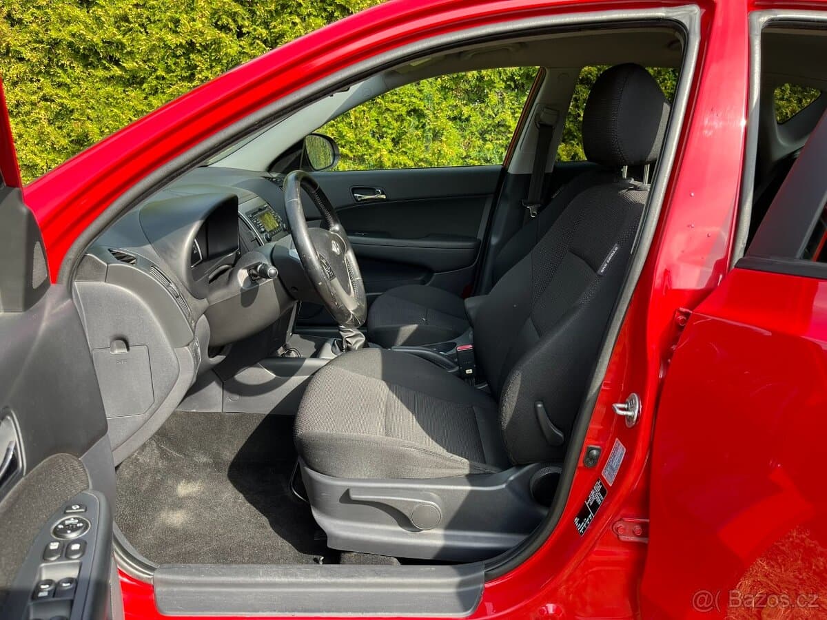2010 Hyundai i30 - 10