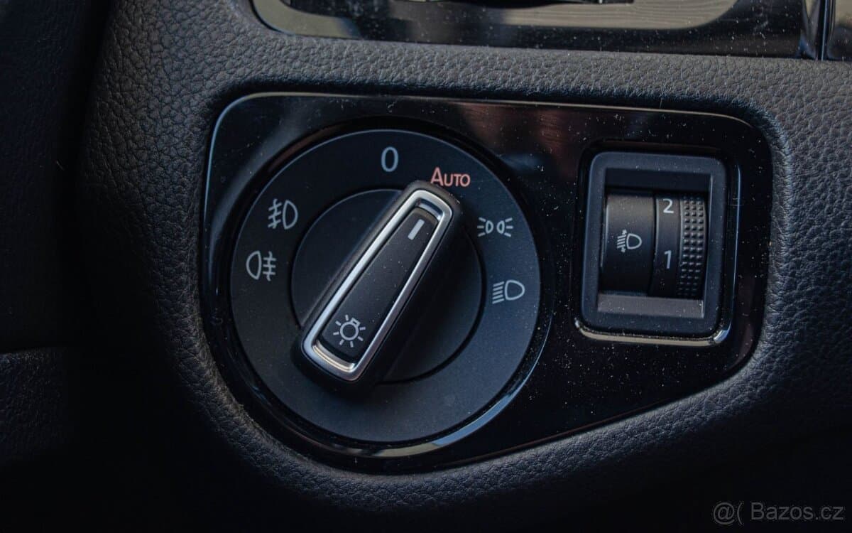 2015 Volkswagen GOLF - 10