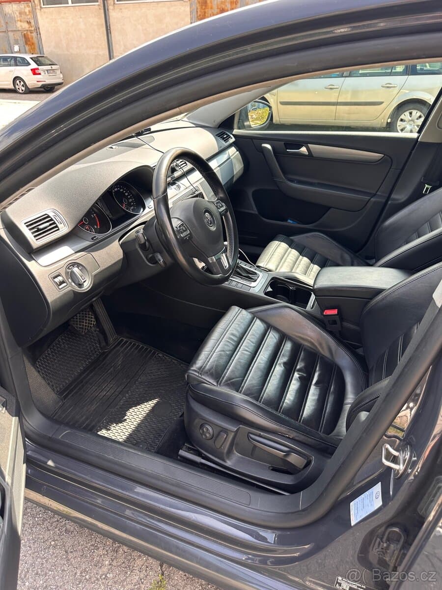 2013 Volkswagen PASSAT - 10