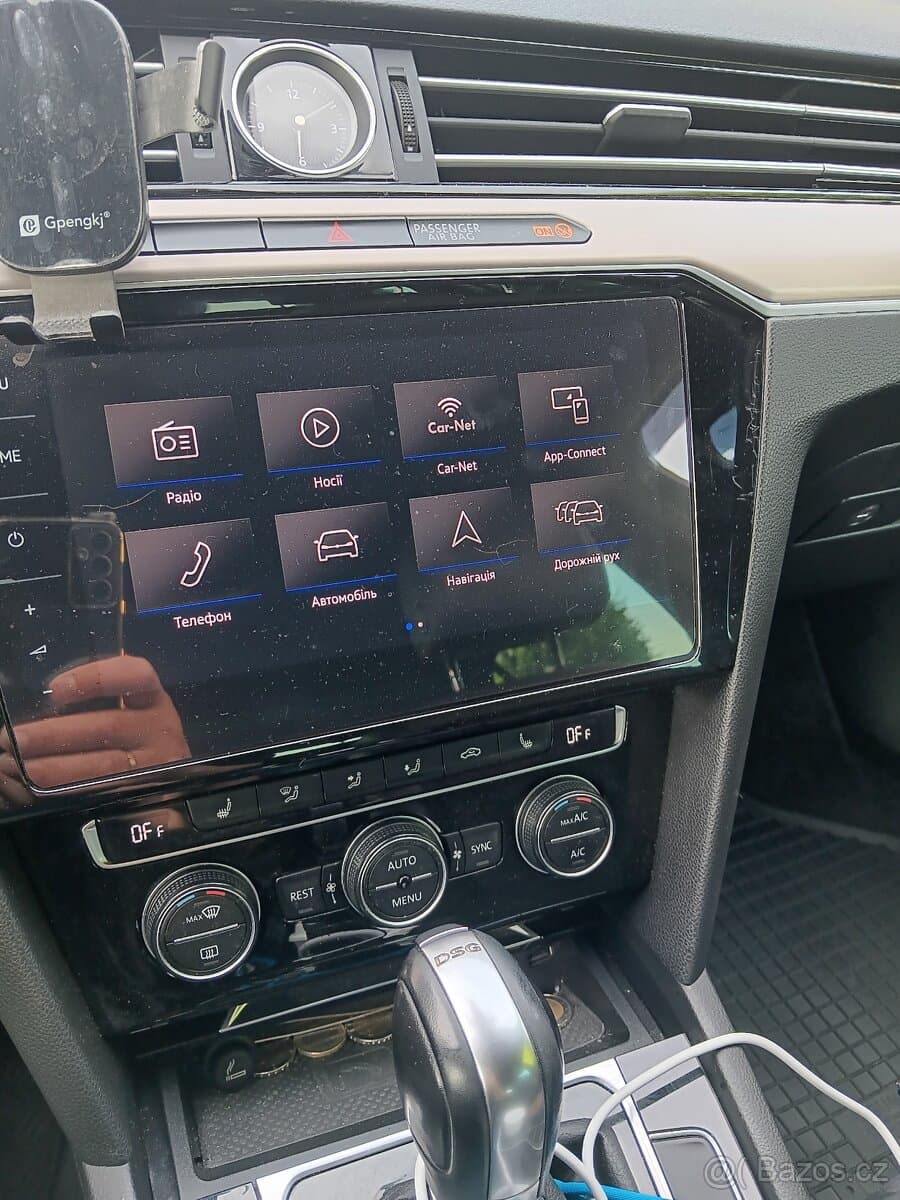 2019 Volkswagen PASSAT - 10