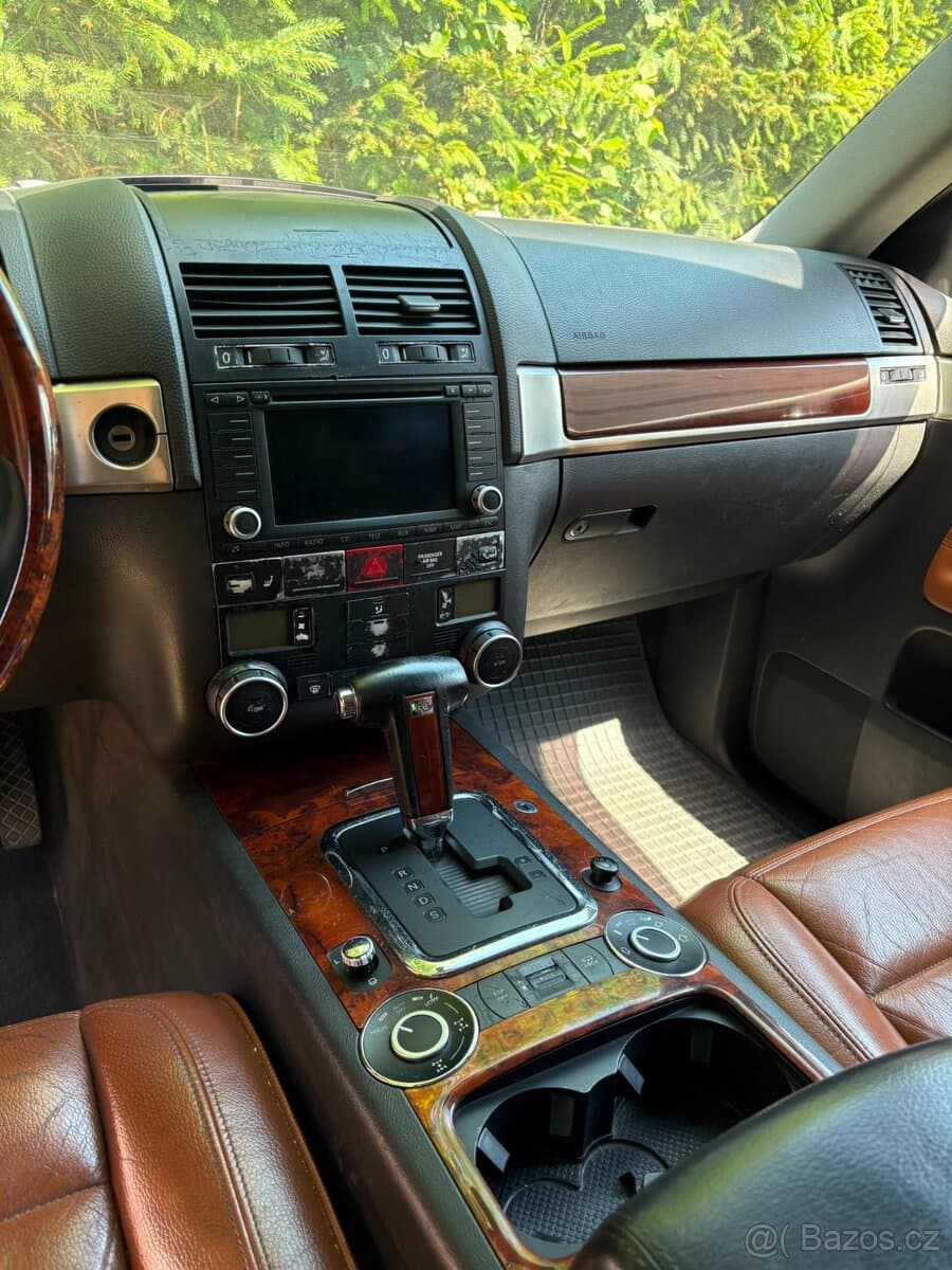 2005 Volkswagen TOUAREG - 10