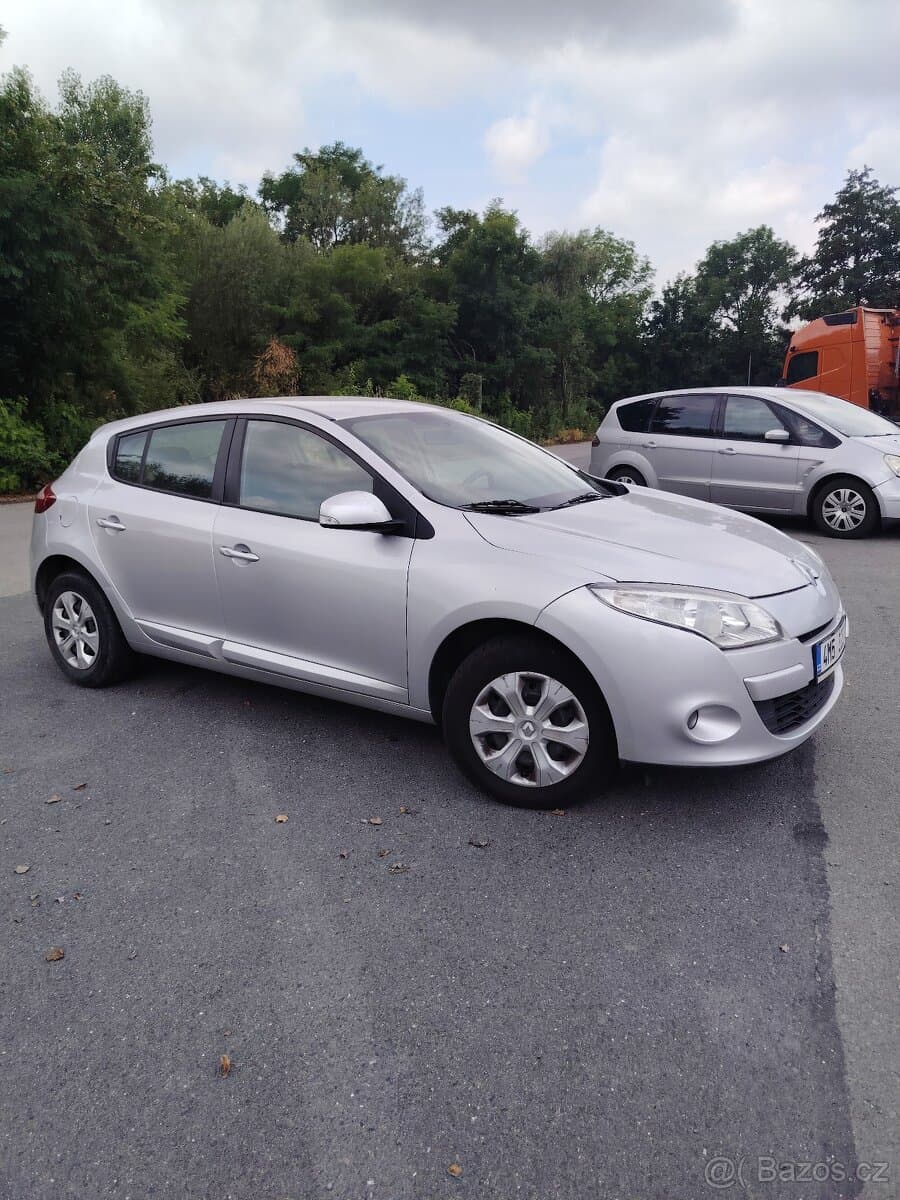 2010 Renault MEGANE - 10