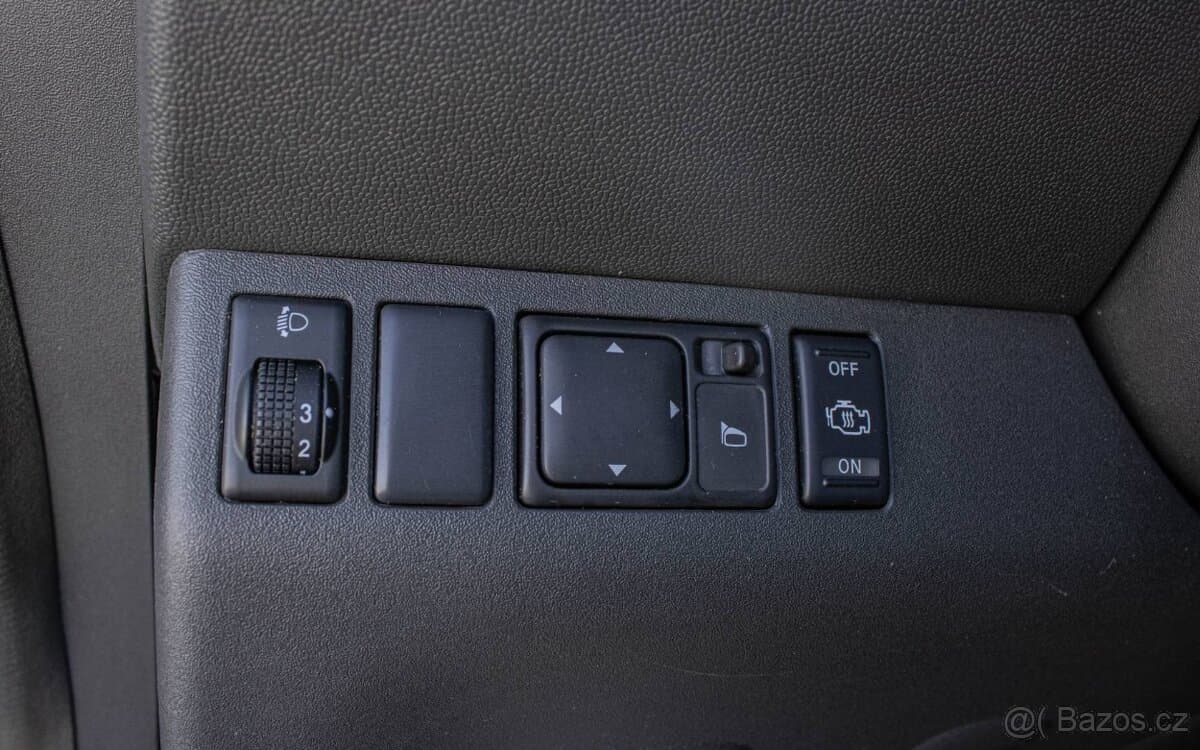 2007 Nissan NAVARA - 10