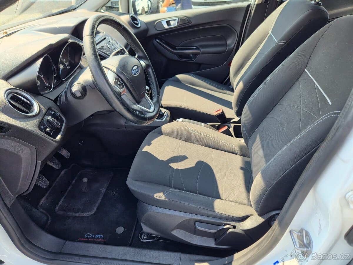 2015 Ford FIESTA - 10
