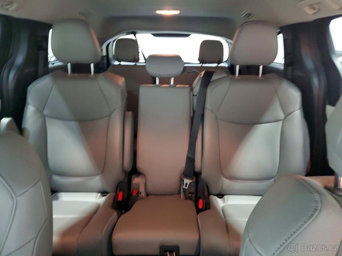 2026 Toyota SIENNA - 10