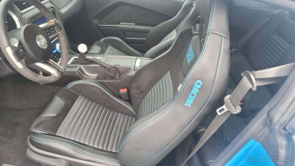 2013 Ford MUSTANG - 10