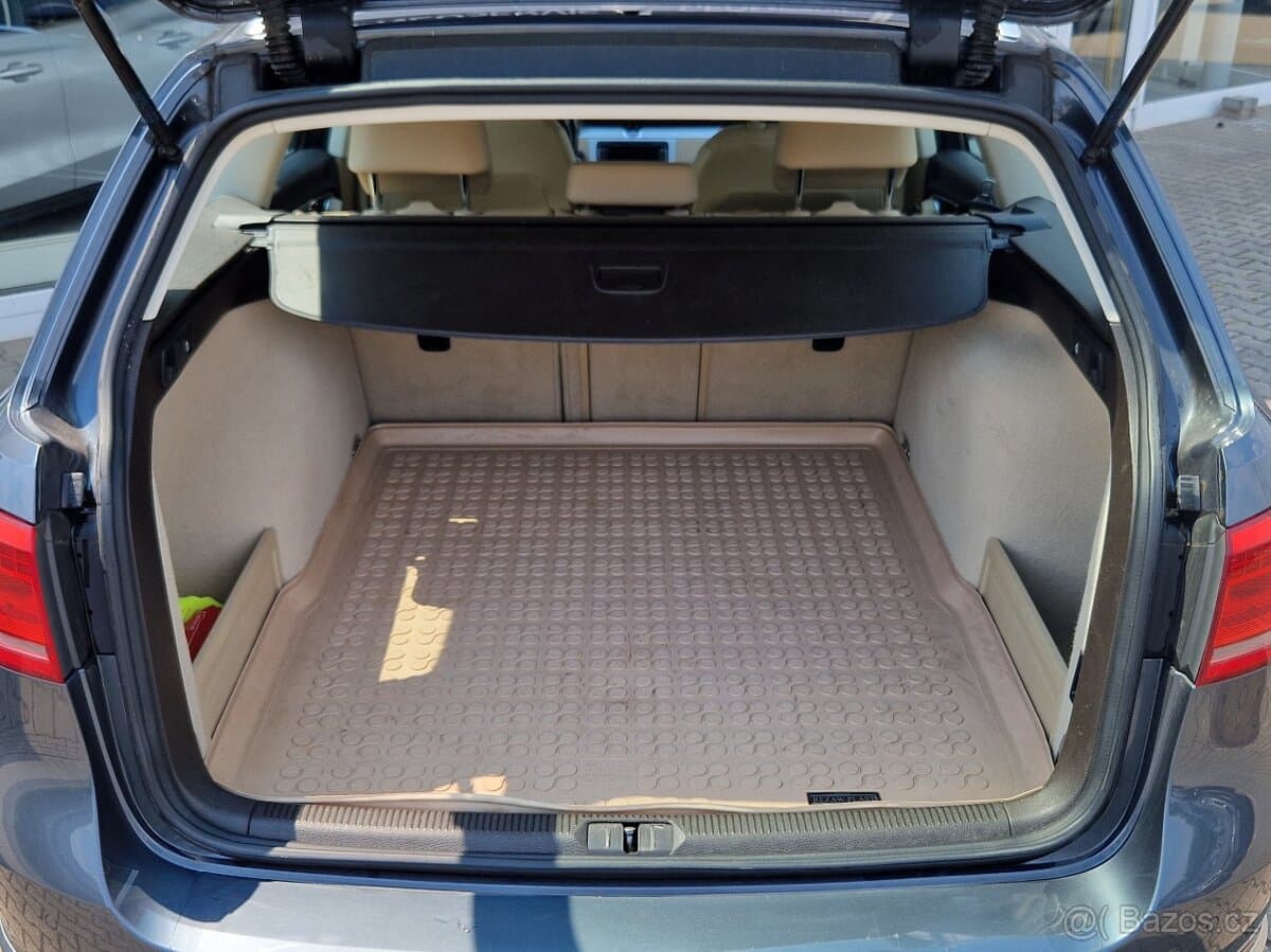 2012 Volkswagen PASSAT - 10