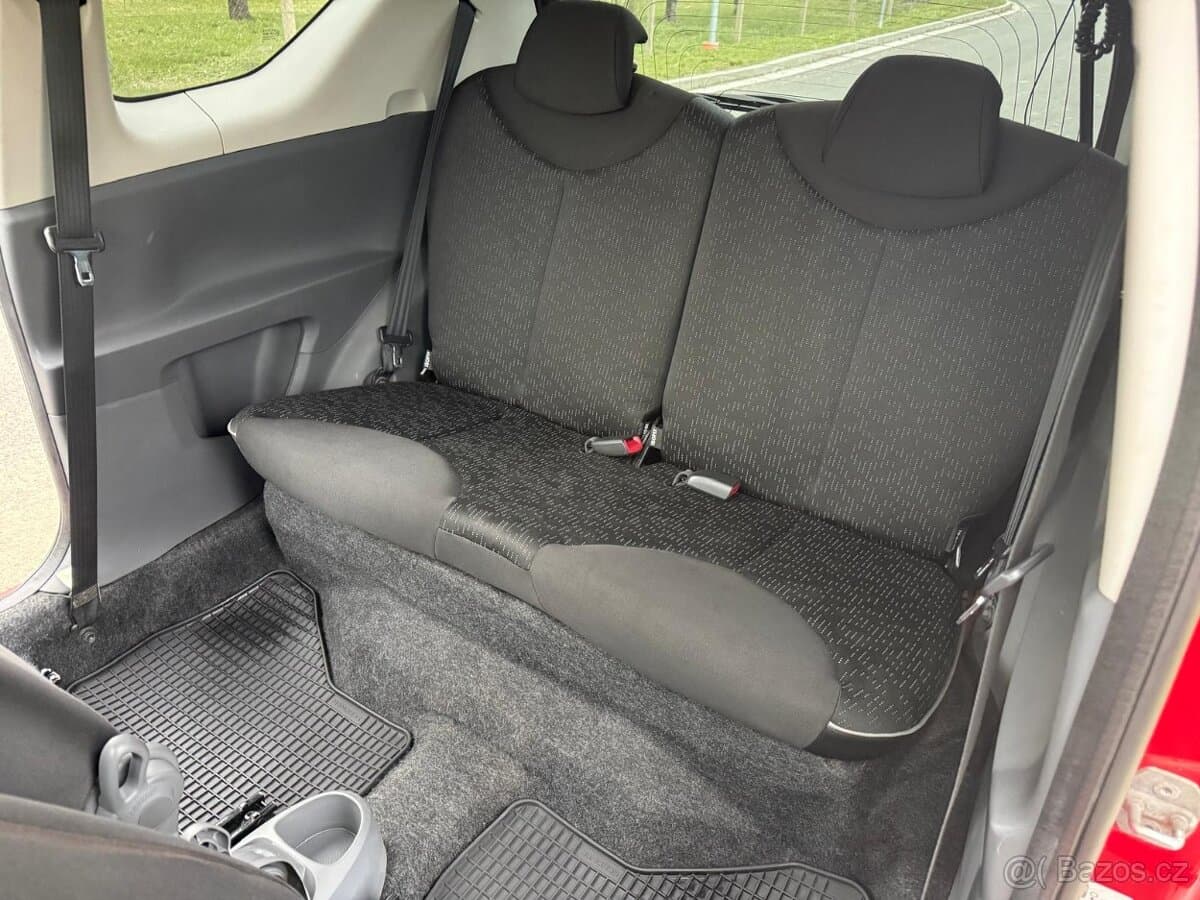 2009 Peugeot 107 - 10