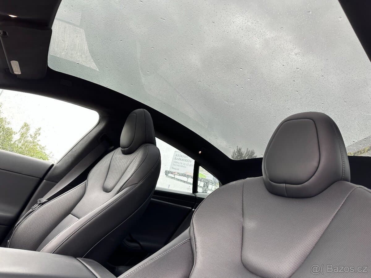 2024 Tesla MODEL S - 10