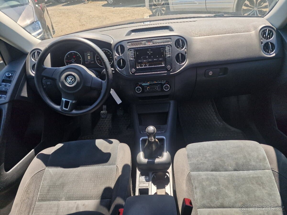 2011 Volkswagen TIGUAN - 10
