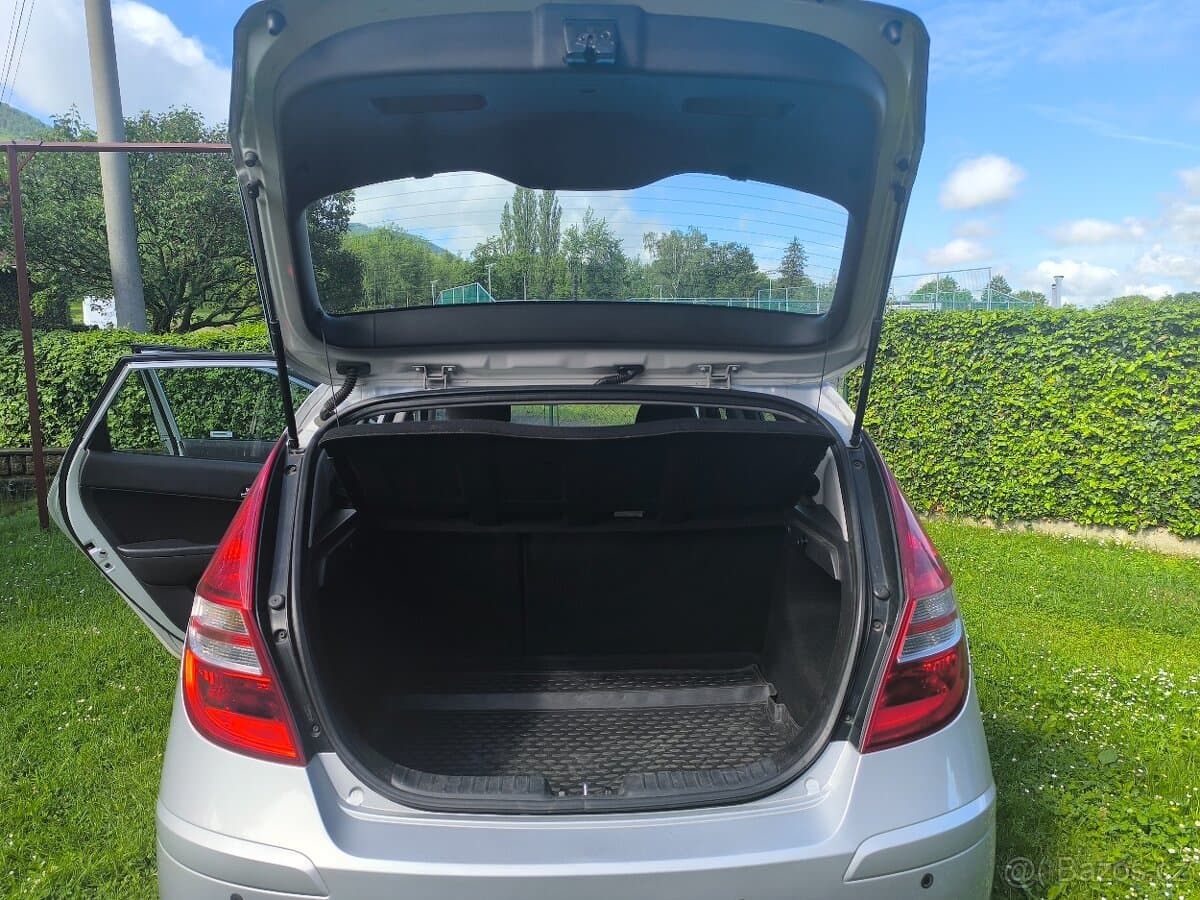 2010 Hyundai i30 - 10